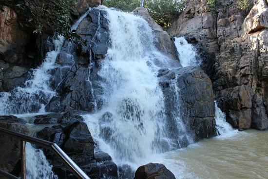 sanaghagara-waterfall